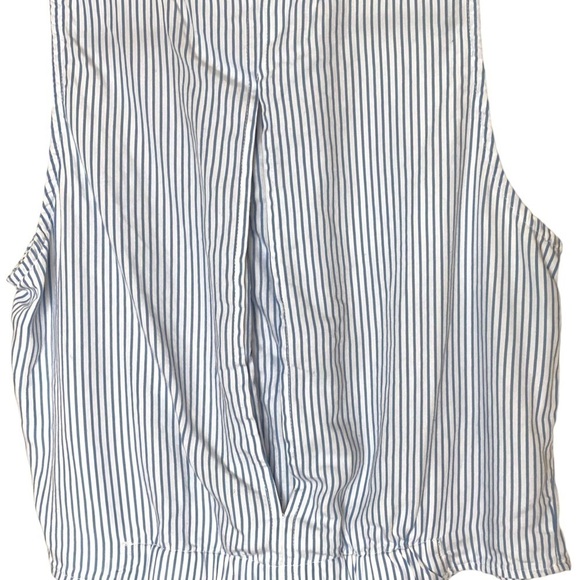 DEX Button Down Cropped Tank with Tie Front - Picture 6 of 10